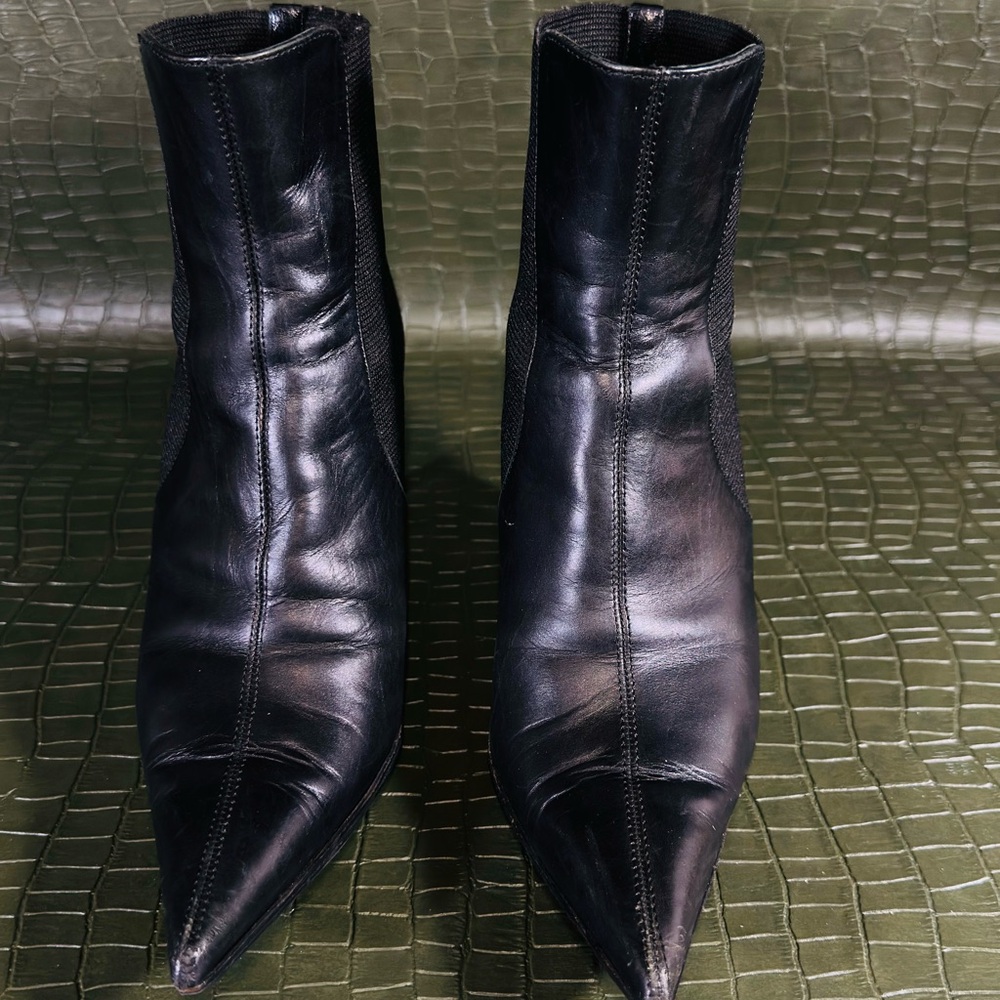 Dolce & Gabbana Black Leather Pointed Ankle Booties